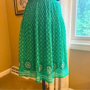 Max Studio green, white, yellow and navy chiffon ruched print skirt. Size small